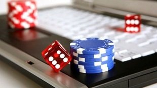 Ikon slot online dengan simbol klasik
